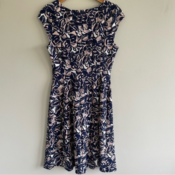 Robbie Bee Floral Navy and Pink Dress Size Small - Picture 3 of 9